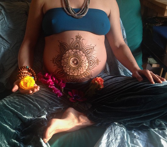 Henna Belly Mandala