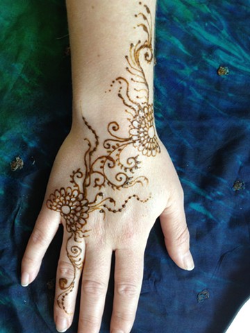 Floral and swirls, Henna hand design