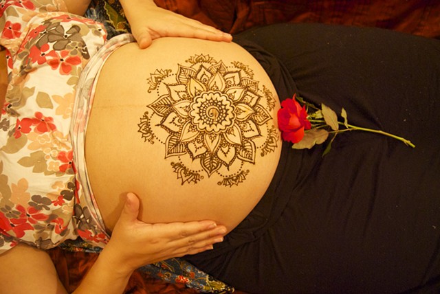Henna Belly Mandala 