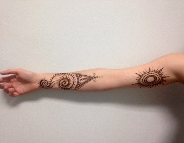 Henna Fibonacci Spiral shell and Sun Mandala