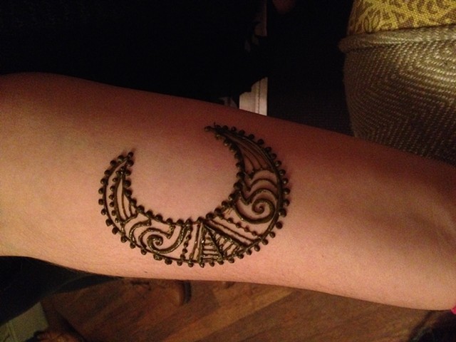 Henna Half Moon