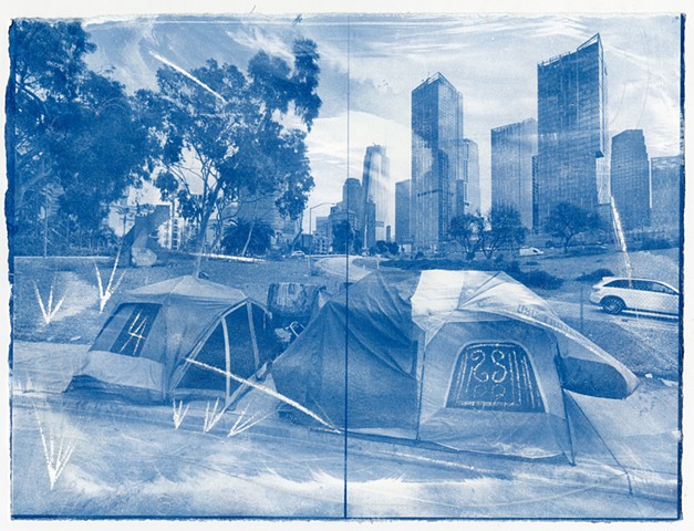 Tents alongside the 10 freeway in Downtown Los Angeles