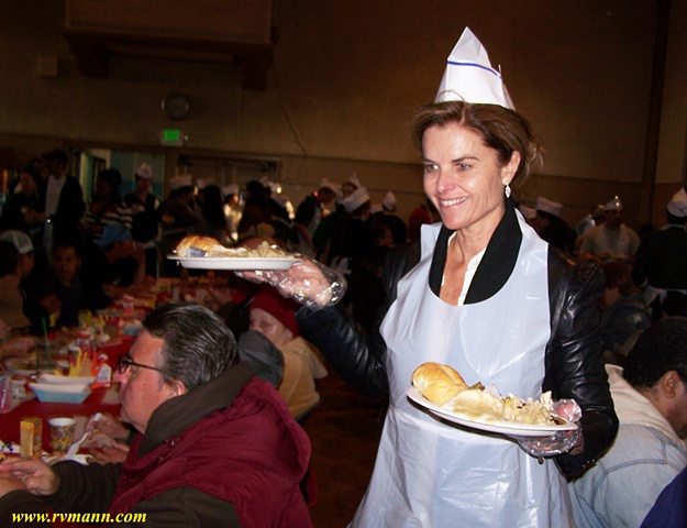 "Maria Shriver"
Serving Dinner
at the  St Monica's
Thanksgiving Day
Charity Feast