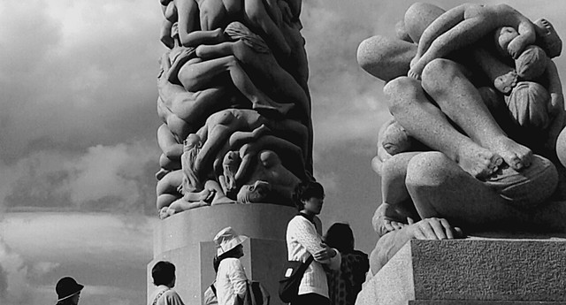 B&W photo of Tourists at sculpter park Oslo Norway