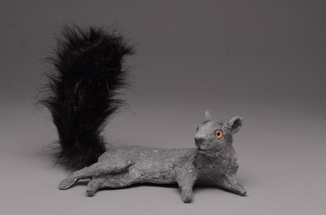 SMALL LOUNGING SQUIRREL, BLACK (1)
