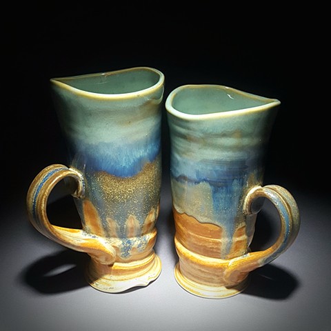 Item DV101 Tall Wavy Mugs in Turquoise & Red Gold