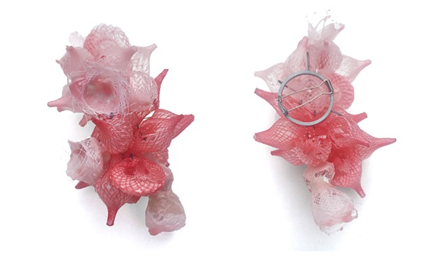 Time interrupted, Brooch
