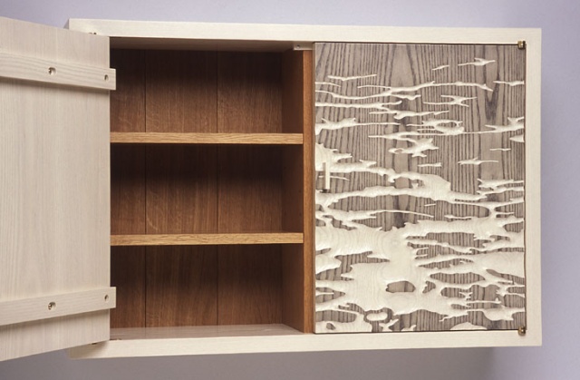 Wall cabinet with Tidal Image