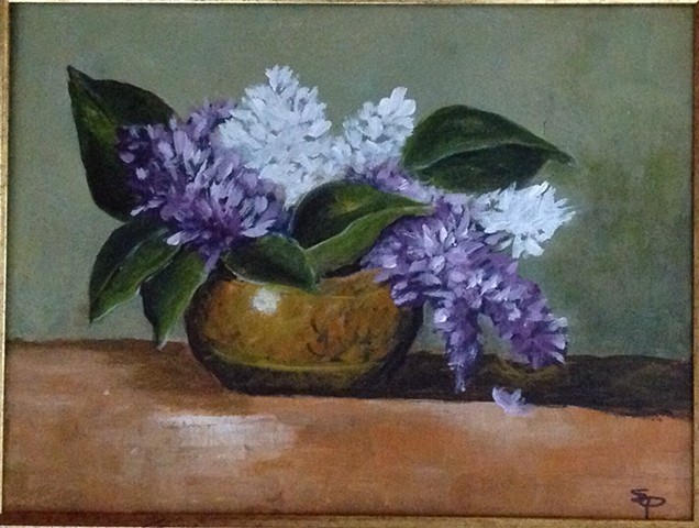 Lilacs in bowl