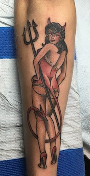 Esben tattoos_devil girl_pinup tattoo_traditional tattoo_pepper shading