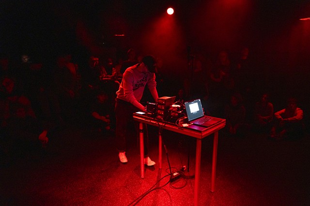 Workshop by Russel Haswell. Photo: Nayara Leite / BEK
