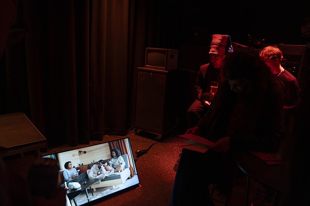 Performance by Touki and Rehana Zaman. Photo: Nayara Leite / BEK