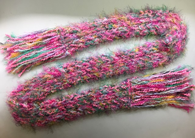 J35_ PINK MULTICOLOR CABLE SCARF