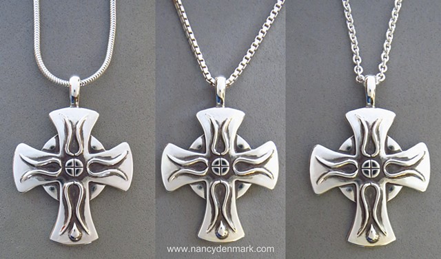 recommended chain styles for large Cross of Iona ©Nancy Denmark