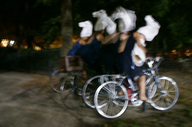 Fun: Horses on bikes