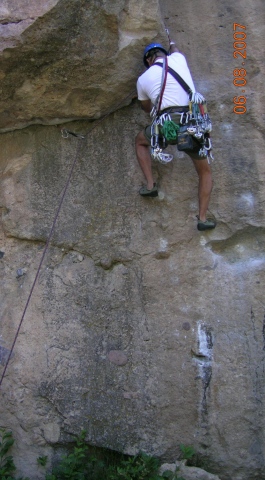 unknown crack climb at castlewood canyon state park