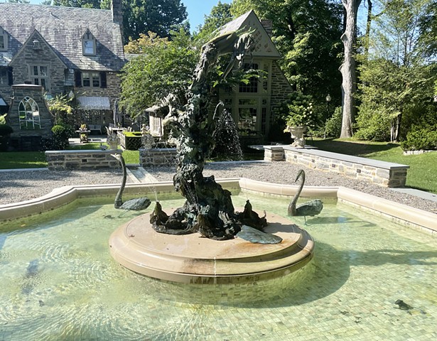 Fountain Cover, Swan Stand-offs