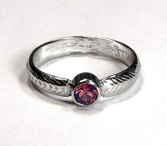 pink cuttle solitaire