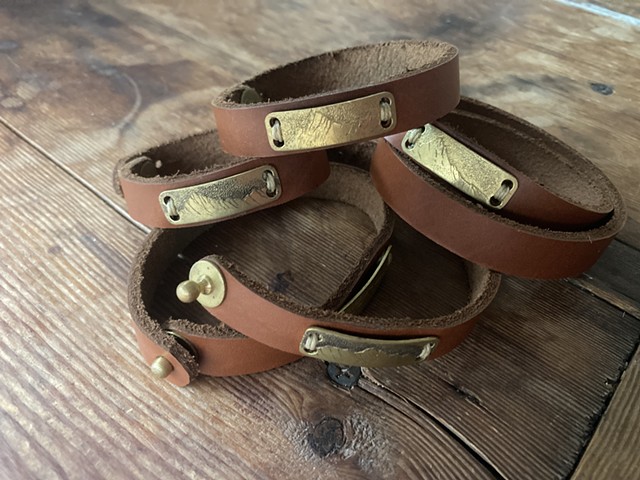 Leather cuff with Engraved Mountain plate