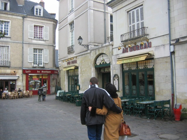 Couple in Tours