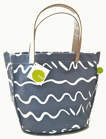 song grey leather handle circle tote