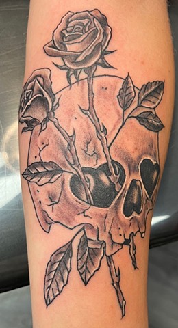 Very soft Skull with roses