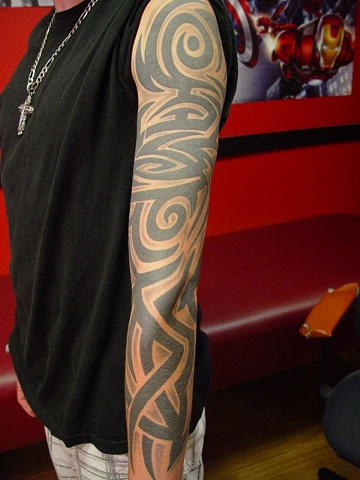 A little freehand tribal ,, worked off the armband.