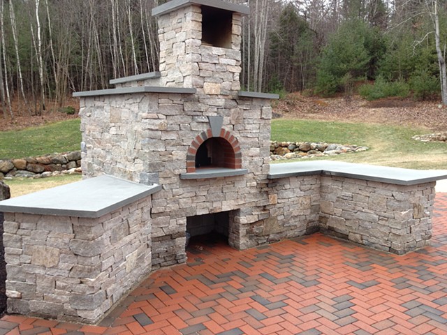 Natural stone and brick outdoor pizza flatbread oven