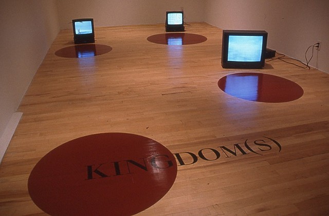 JenniferMcMackon, Kingdom(s) anthology of videos on three monitors, salle de projet,  La Centrale, Galerie Powerhouse, Montreal