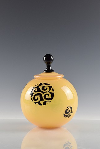 Karakusa, Vines on Peach
