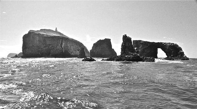 Isla Anacapa Looking West to Santa Cruz