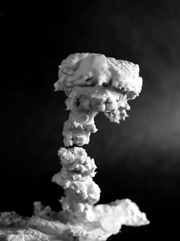 Rena Leinberger photo of Nagasaki explosion in cake frosting