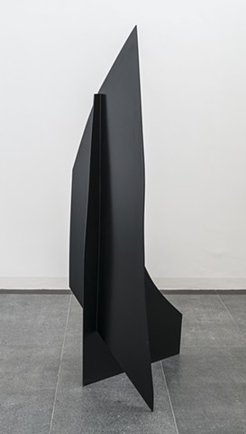 Untitled, Steel and paint, Dimensions:
29.92 x 62.99 x 33.86 " 76 x 160 x 86 cm.|
Photo Credit:Cary Whittier