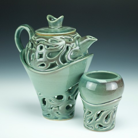 Advanced Student Work 21 Kaitlyn Cushing: Teal Venation Teapot and cup