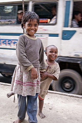 Children, Dhaka, street scene