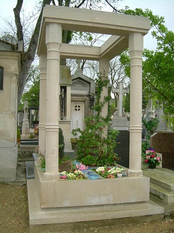 Another view of the structure with the Persian garden (Chahar Bagh); Montparnasse Cemetery, Paris, France.