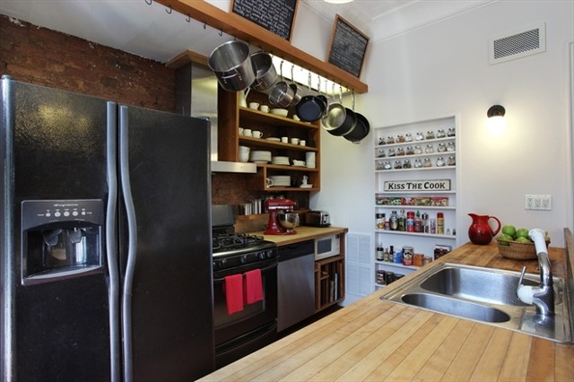 Staging the kitchen to create an uncluttered and inviting space by Jane Interiors NYC, Interior Designer Stager, Apartment Staging, Apartment Stager