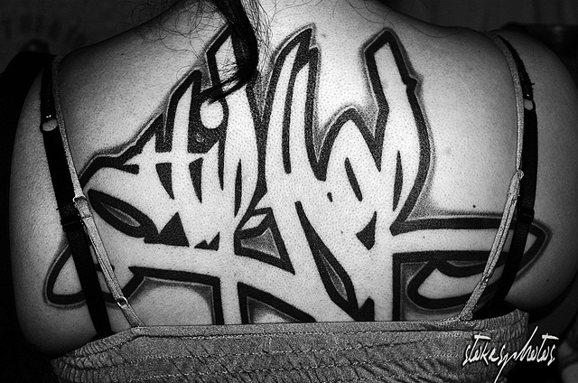 hip-hop on her back