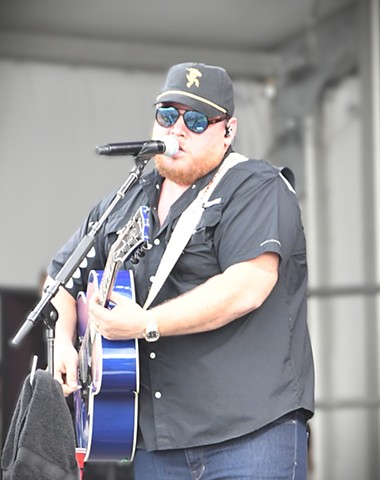 Luke Combs JazzFest