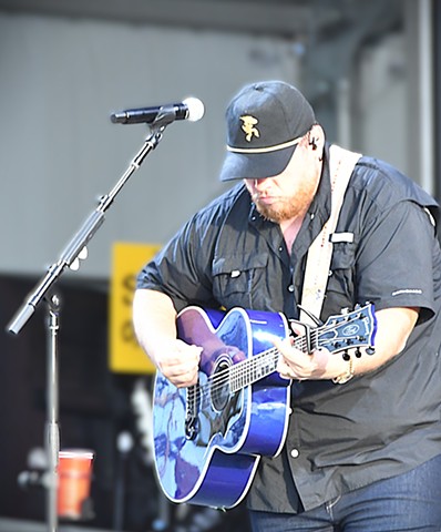 Luke Combs JazzFest