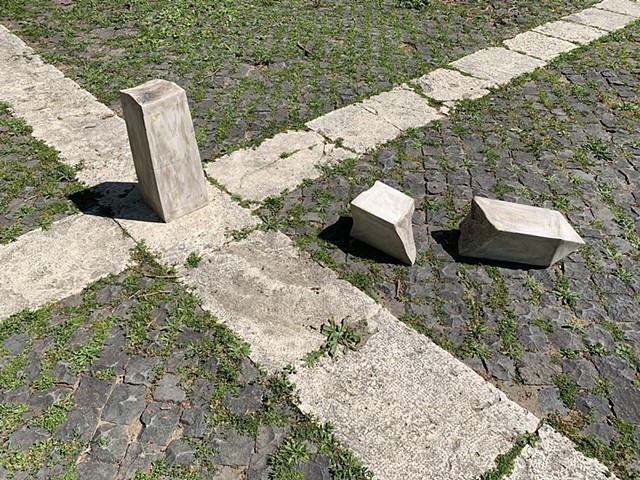Fallen Monument (Broken Obelisk)