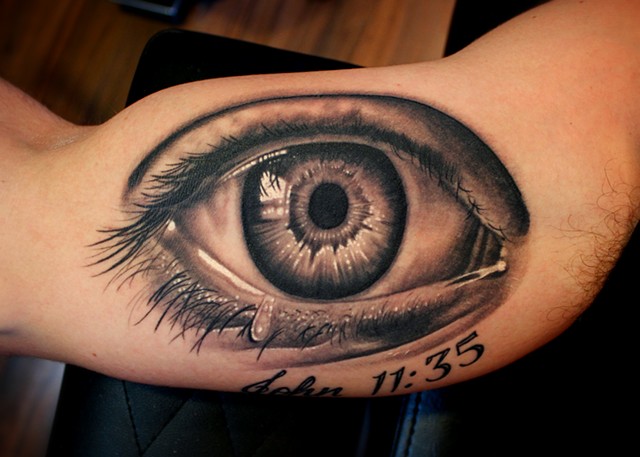 eye tattoo by dave wah at stay humble tattoo company in baltimore maryland