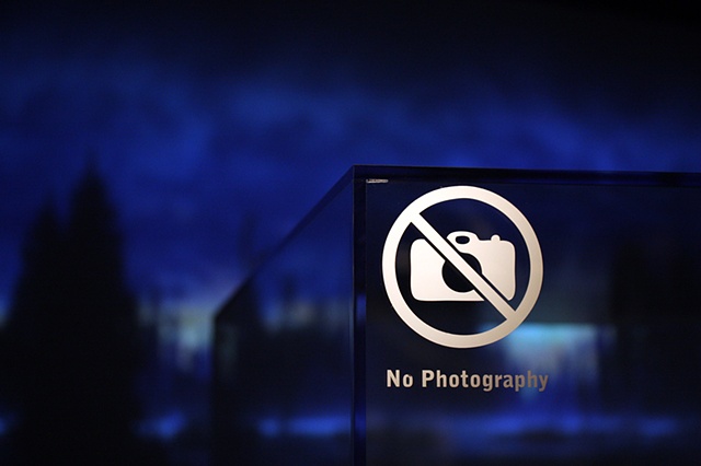 no photography (blue)
