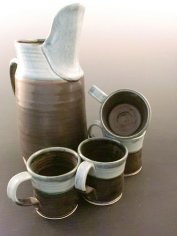 Pticher wtih 4 mugs