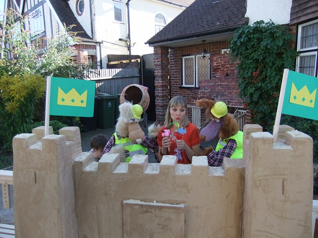 Nuzzle and Scratch - Cbeebies