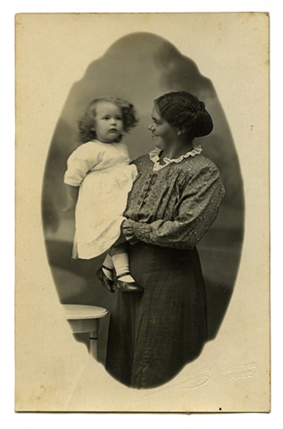 [Mikkelsen woman and child] recto