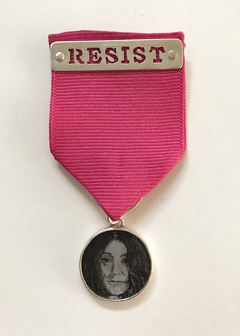 Smulovitz, Medal of Valor: Yoko Ono - Resist