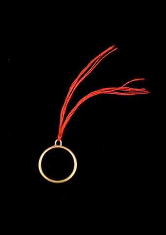 Anika Smulovitz, gold ring, string, mindful jewelry