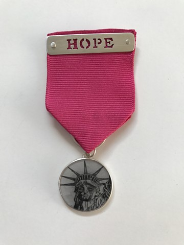 Smulovitz, Medal of Valor: Statue of Liberty - Hope