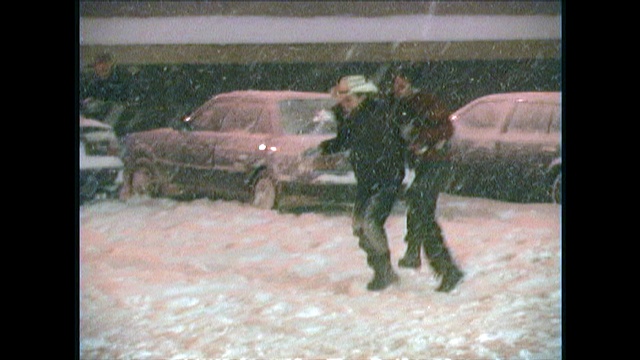 Snowball Fight 2000